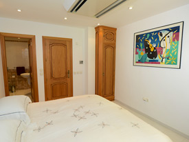 Double bedroom at Casa Claveles