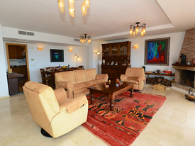 Spacious lounge at Casa Claveles holiday villa for rent - Mijas Costa