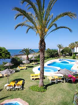 Pool & gardens at Mijas Beach