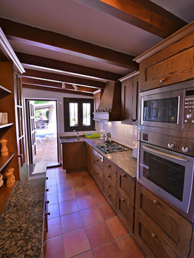 The kitchen at Casa Clover holiday villa, Mijas