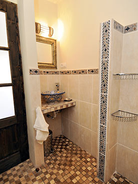 Shower room to the Moroccan suite