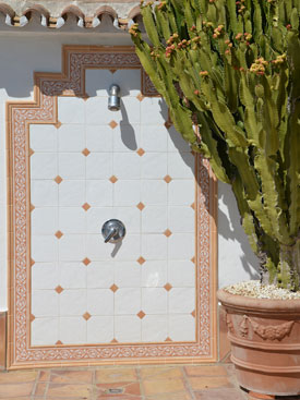 Pool-side shower at Casa la Noria, Mijas holiday villa for rent