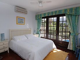 One of the double bedrooms at Villa Cornisa, Mijas Pueblo