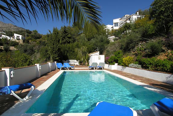 Los Olivos | Villa with Large Pool & Hot Tub to Rent in Mijas