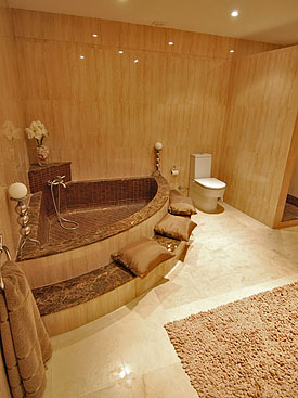 One of the ensuite bathrooms at Torre Redona