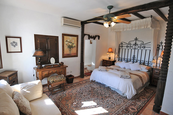 The ground floor master bedroom at Finca Los Gemelos, Mijas