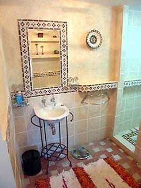 The beautifully decorated shower room at Gemelos