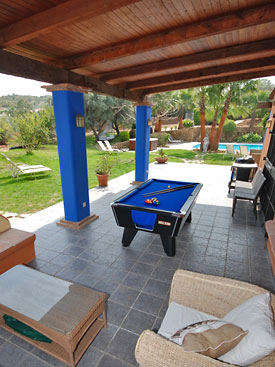 Enjoy a game of pool at Finca Maroc Holiday Villa, Alhaurin